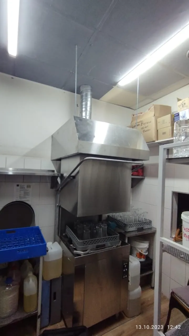 КонтактБар на Бухарестской "монтаж зонтов" КонтактБар на Бухарестской "монтаж зонтов"