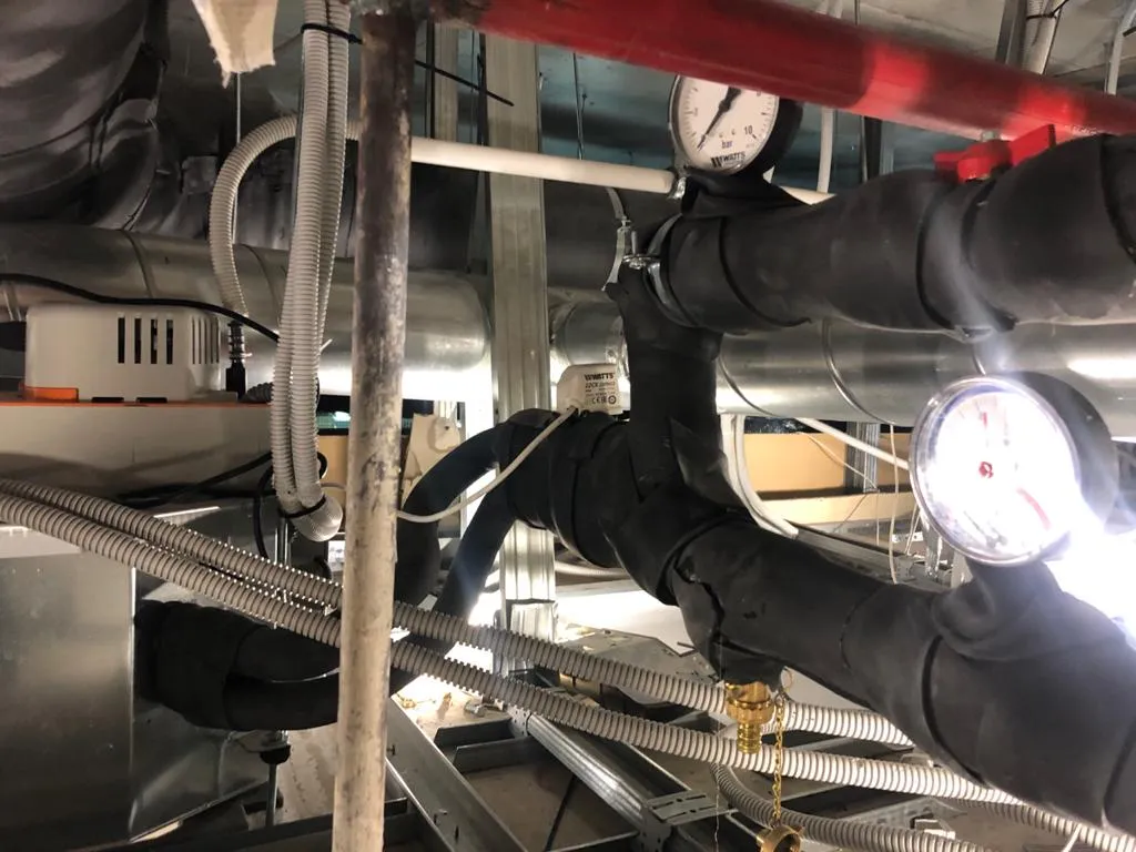 Adidas фанкойлы ТК Сенная Adidas фанкойлы ТК Сенная