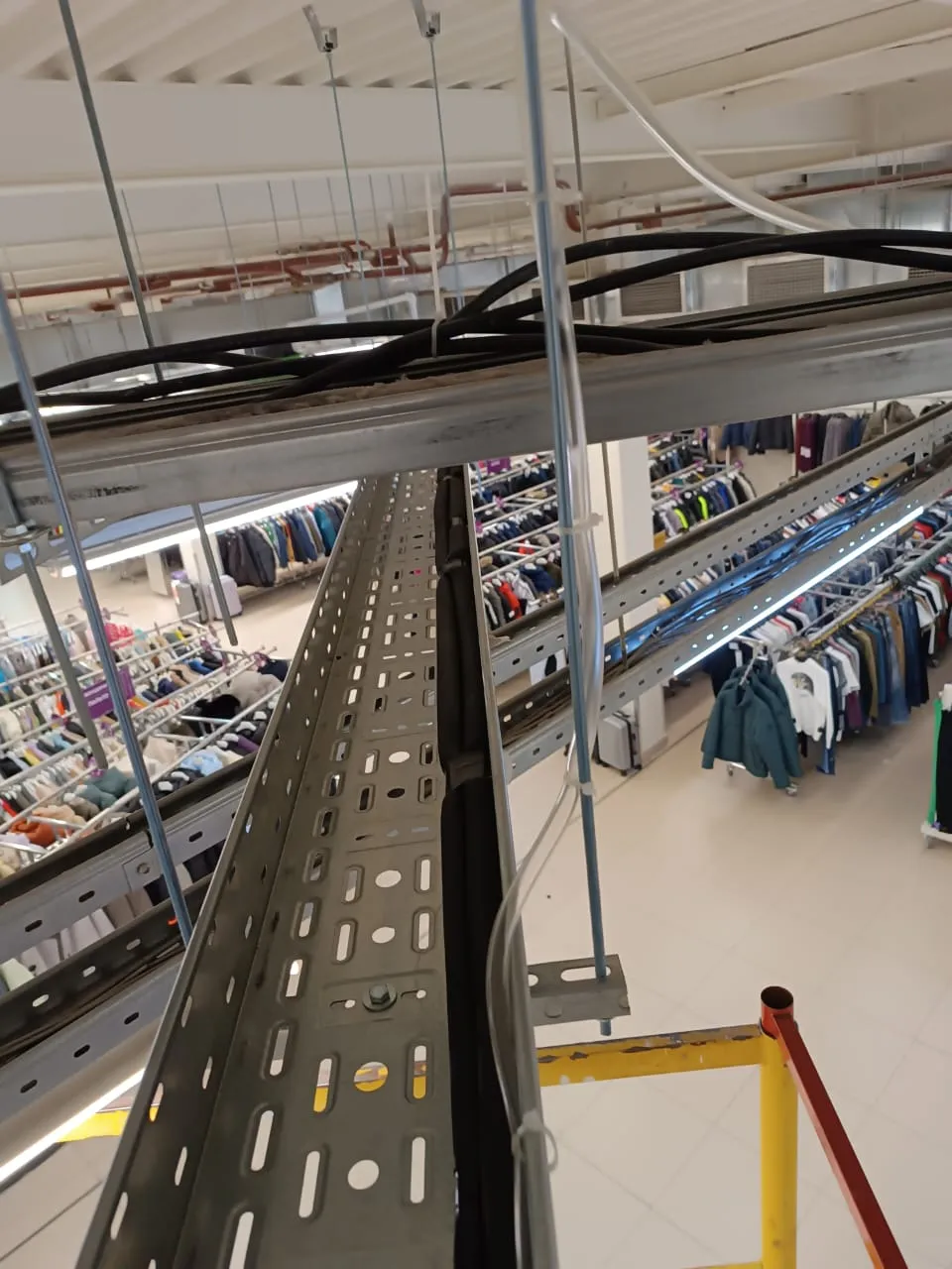 «FAMILIA» пр.Науки ТЦ Торговый Двор «FAMILIA» пр.Науки ТЦ Торговый Двор