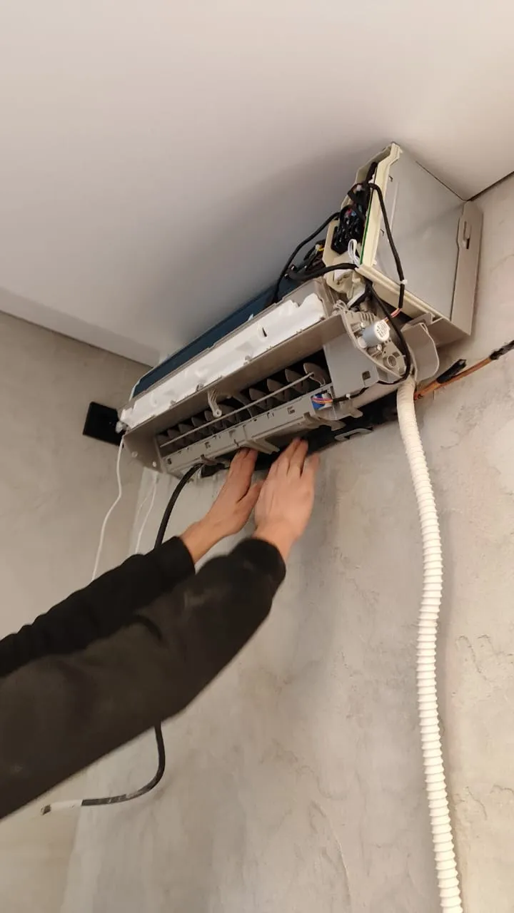 Монтаж мульти-сплит систем на Янино 1 Монтаж мульти-сплит систем на Янино 1