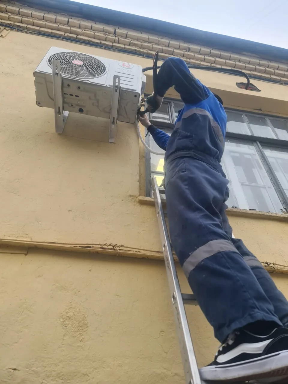 Россети "монтаж сплит-систем" Б Сампсониевский пр Россети "монтаж сплит-систем" Б Сампсониевский пр