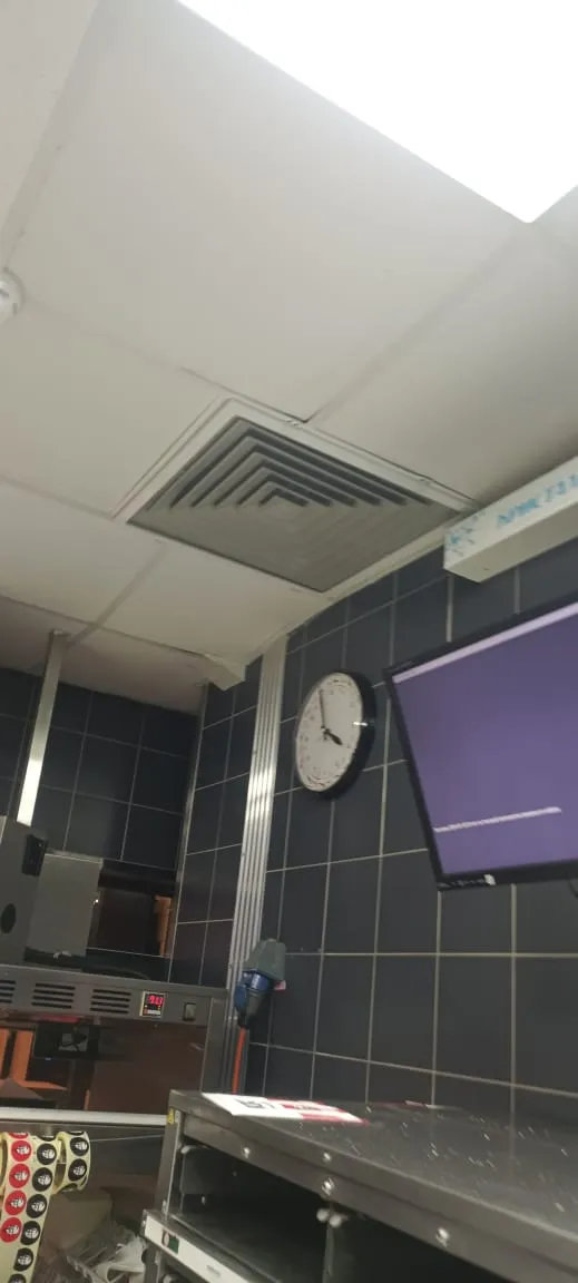 Rostic's Луга "монтаж зонта, сеток" Rostic's Луга "монтаж зонта, сеток"