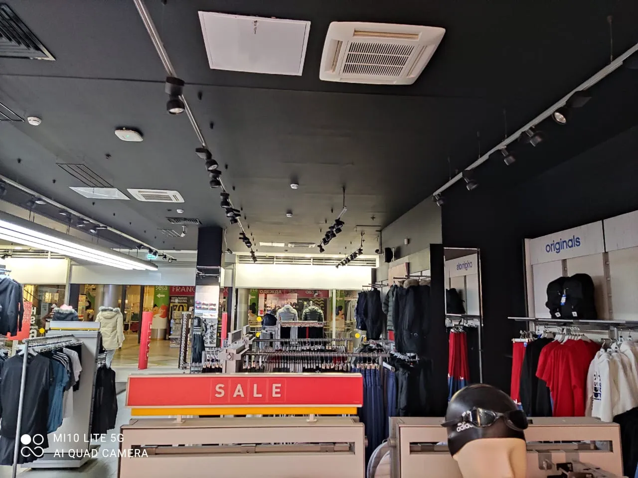 Adidas фанкойлы ТК Сенная Adidas фанкойлы ТК Сенная