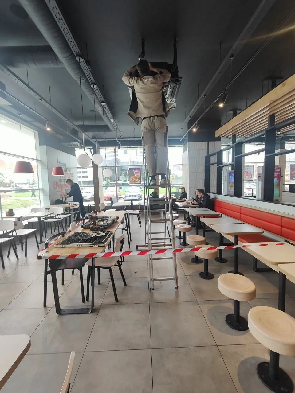 Rostic's на Гаккелевской улице Rostic's на Гаккелевской улице