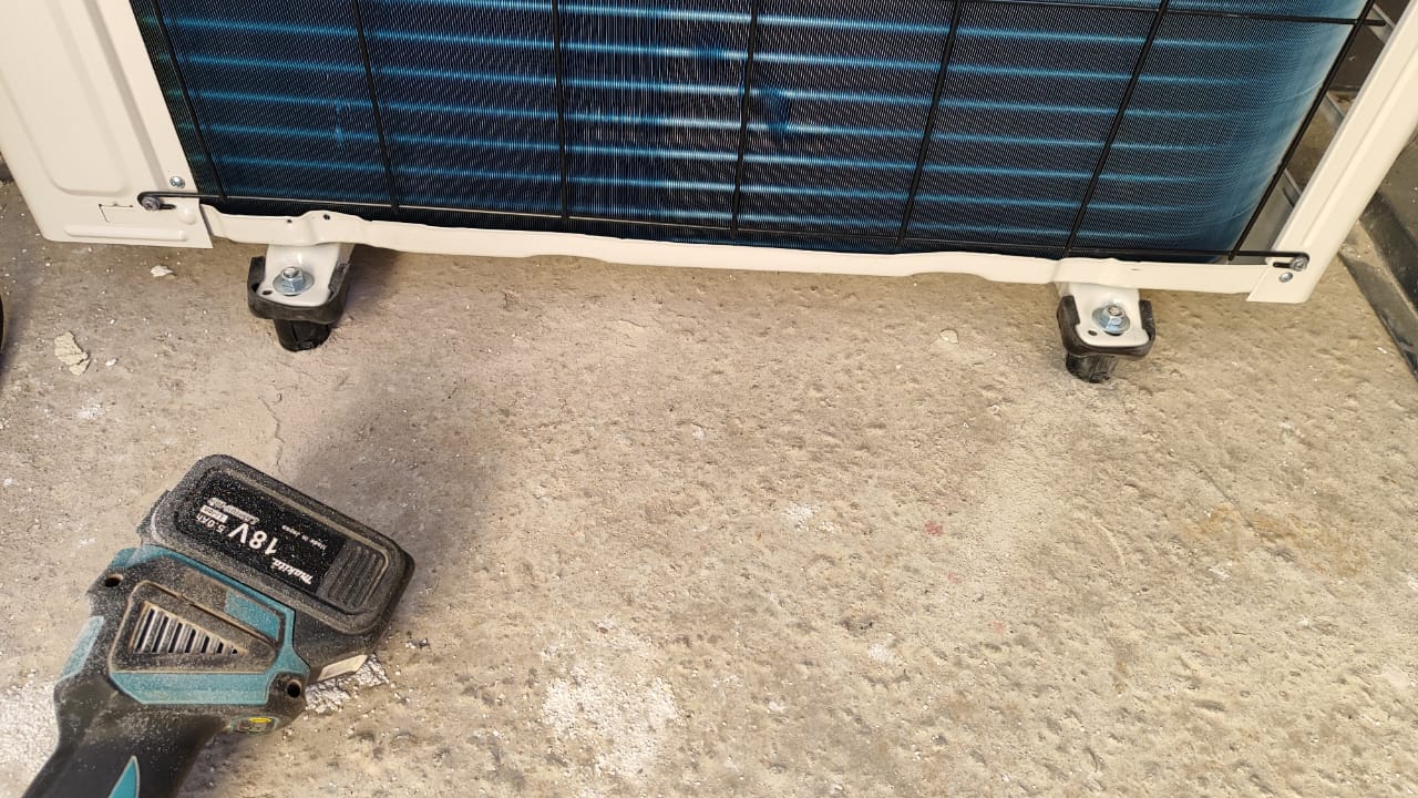 Монтаж сплит-системы на Б.Сампсоньевской Монтаж сплит-системы на Б.Сампсоньевской