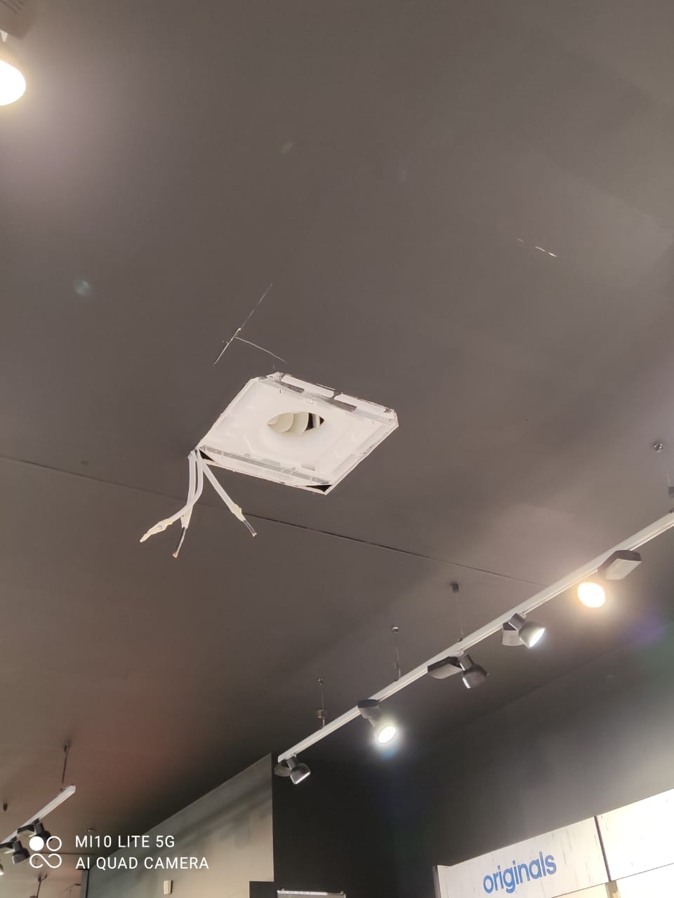 Adidas фанкойлы ТК Сенная Adidas фанкойлы ТК Сенная