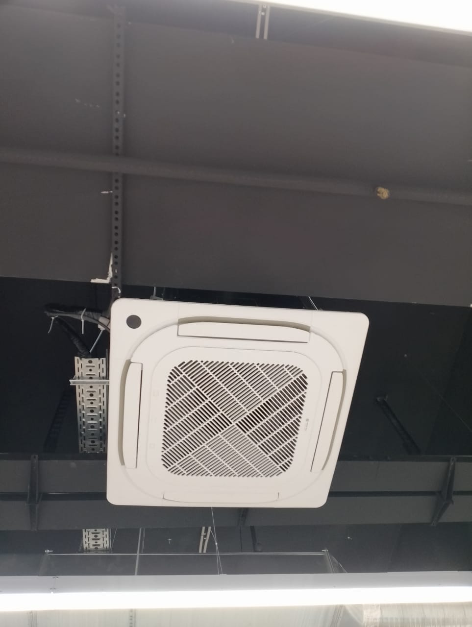 "Фамилия" Континент "Фамилия" Континент