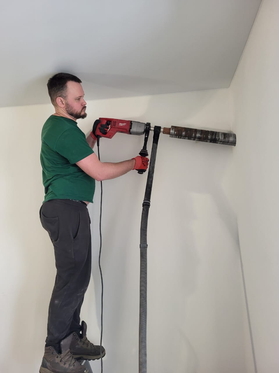 Монтаж сплит-системы на Б.Сампсоньевской Монтаж сплит-системы на Б.Сампсоньевской