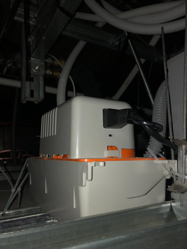 Adidas фанкойлы ТК Сенная Adidas фанкойлы ТК Сенная