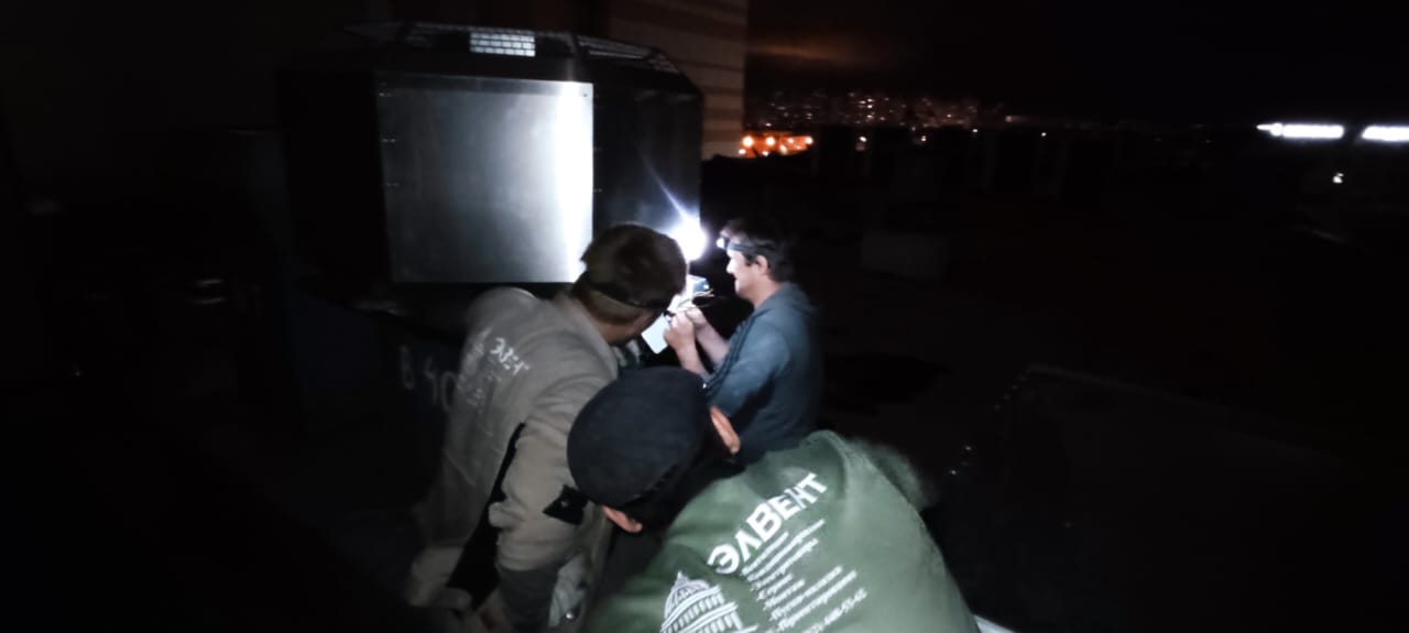 Rostic's на Заневском "замена главного вытяжного вентилятора" Rostic's на Заневском "замена главного вытяжного вентилятора"