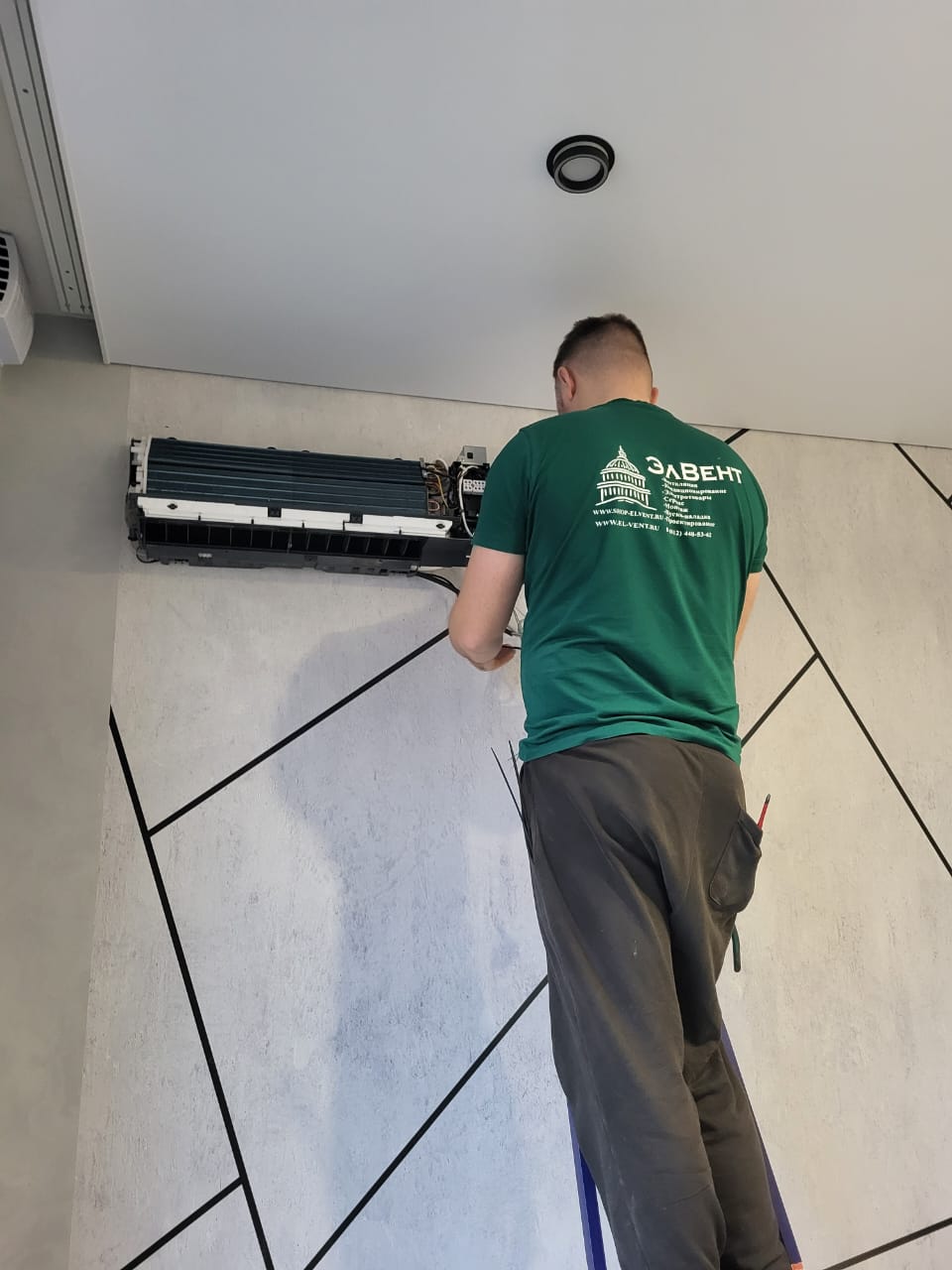 Монтаж кондиционера ЖК Малоохтинский Монтаж кондиционера ЖК Малоохтинский